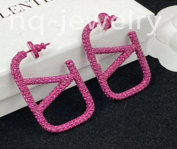 2023 earrings designer for women stud luxury gold heart shape pearl crystal gold double v letter 925s silver jewelry classic 882970686, Golden;silver
2023 earrings designer for women stud luxury gold heart shape pearl crystal gold double v letter 925s silver jewelry classic 882970686, Golden;silver