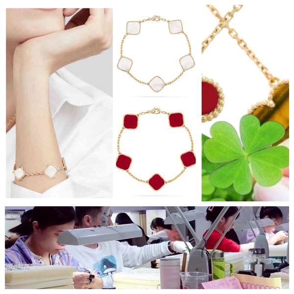 bracelet clover bracelet designer bracelet luxury bangle fashion flower bracelet designer jewelry bracelet bijoux with box 5a factory wholes, Black
bracelet clover bracelet designer bracelet luxury bangle fashion flower bracelet designer jewelry bracelet bijoux with box 5a factory wholes, Black