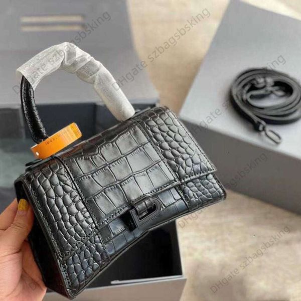 high-end leather hourglass bag women's designer handbags tote wallet fashion crocodile pattern paris portable one shoulder messenger lu
high-end leather hourglass bag women's designer handbags tote wallet fashion crocodile pattern paris portable one shoulder messenger lu
