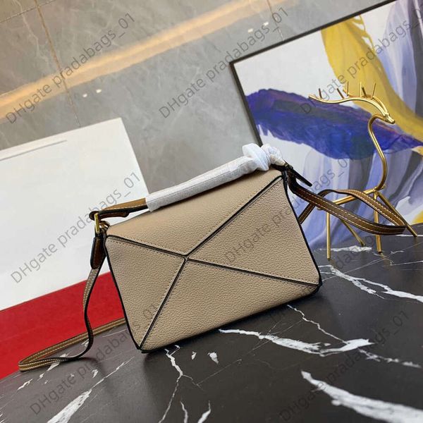 summer new layer cowhide puzzle mini geometry pillow bag portable one shoulder diagonal irregular bag
summer new layer cowhide puzzle mini geometry pillow bag portable one shoulder diagonal irregular bag
