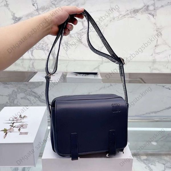 lowe puzzle messenger bag designer shoulder handbag men's and women's same style embroidered cowhide clamshell briefcase outdoor l
lowe puzzle messenger bag designer shoulder handbag men's and women's same style embroidered cowhide clamshell briefcase outdoor l