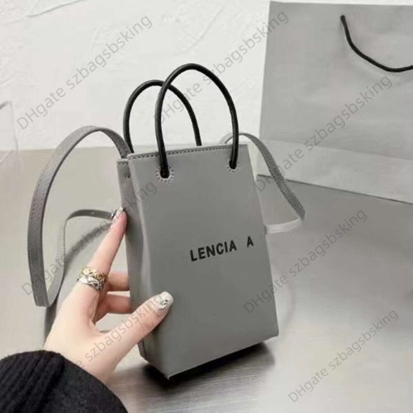 high-end new women's mobile phone bag designer single shoulder cross-body small bag fashion casual everything light mini small bag clas
high-end new women's mobile phone bag designer single shoulder cross-body small bag fashion casual everything light mini small bag clas