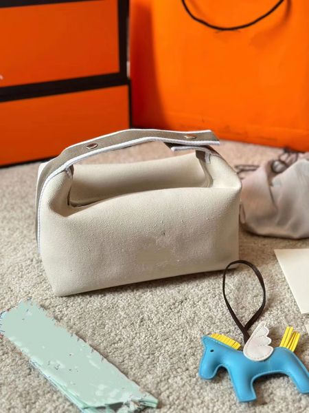 luxury design women's luxury classic storage bag with scarf canvas material casual and elegant advanced lunch box bag
luxury design women's luxury classic storage bag with scarf canvas material casual and elegant advanced lunch box bag