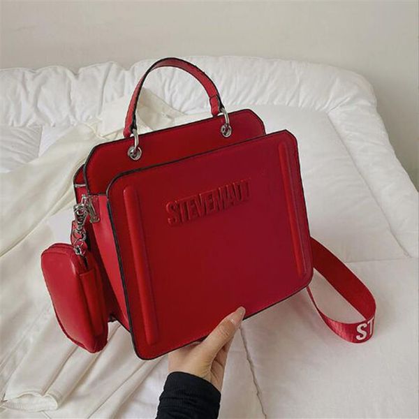 famous designer shoulder bag chain crossbody tote women classic handbag purse luxury shopping wallet casual capacity handbags fash202v, Black;red
famous designer shoulder bag chain crossbody tote women classic handbag purse luxury shopping wallet casual capacity handbags fash202v, Black;red