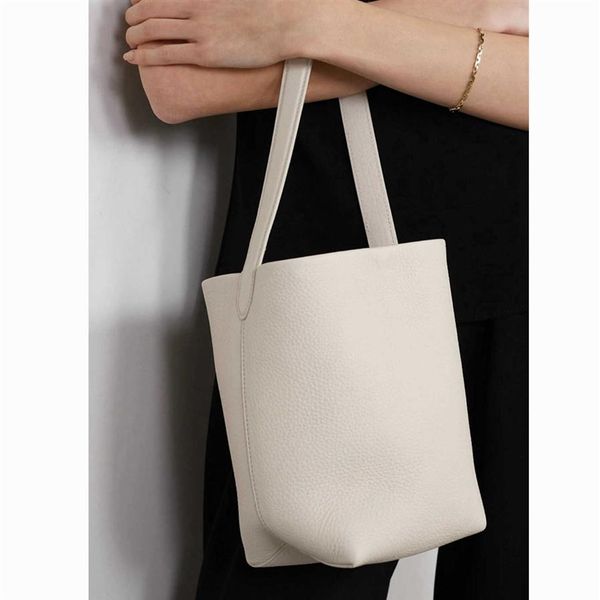 the row bags bucket bag designer summer new small layer lychee grain cowhide tote bag ins handbag female318j
the row bags bucket bag designer summer new small layer lychee grain cowhide tote bag ins handbag female318j