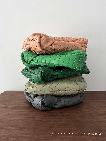 abottegasventas designer tote bag mini jodie candy bun women jodie mini woven cowhide sheep horn bun dumplings cloud handbag
abottegasventas designer tote bag mini jodie candy bun women jodie mini woven cowhide sheep horn bun dumplings cloud handbag