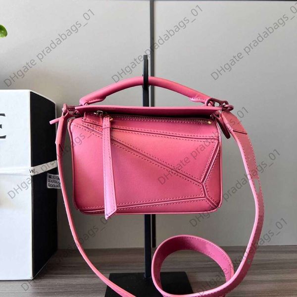 spring/summer new wide shoulder strap geometry bag handheld one shoulder oblique straddle bag fashion small square bag high quality
spring/summer new wide shoulder strap geometry bag handheld one shoulder oblique straddle bag fashion small square bag high quality