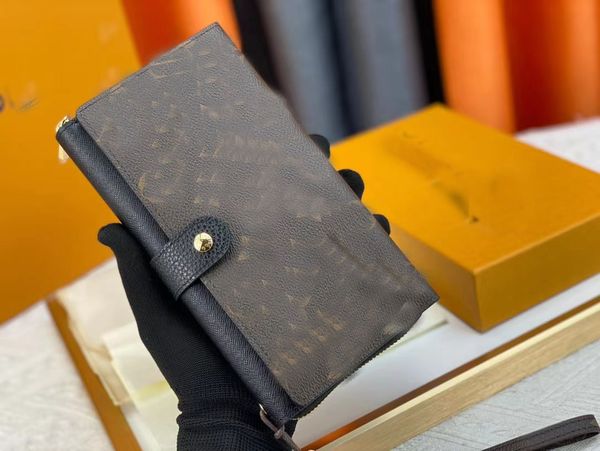 2023 cf new luxurys designers wallets purses fashion short zippy wallet monog classic zipper pocket pallas bag zip coin purse purse in hand, Red;black
2023 cf new luxurys designers wallets purses fashion short zippy wallet monog classic zipper pocket pallas bag zip coin purse purse in hand, Red;black