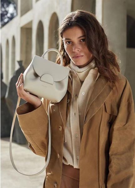 mini numero nine cloud bag luxury womens shoulder designer handbag tote puzzle purse french fashion brand mens wallet leather crossbody clut
mini numero nine cloud bag luxury womens shoulder designer handbag tote puzzle purse french fashion brand mens wallet leather crossbody clut
