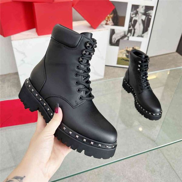 luxury design boots 2023 valentinosity fashion women's work decoration snow skid anti slip knight boots martin boots casual socks boots, Black
luxury design boots 2023 valentinosity fashion women's work decoration snow skid anti slip knight boots martin boots casual socks boots, Black