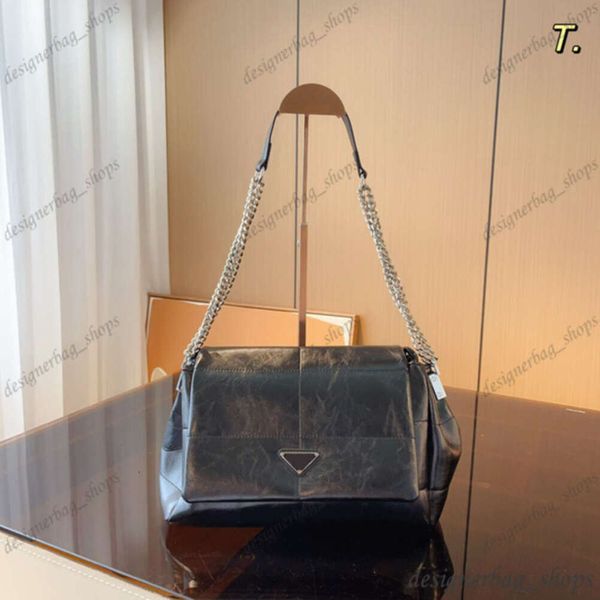 new runway handbag designer bag quality leather delicate soft chain bag chain leather strap crossbody bag women's fashion purse shoulde
new runway handbag designer bag quality leather delicate soft chain bag chain leather strap crossbody bag women's fashion purse shoulde