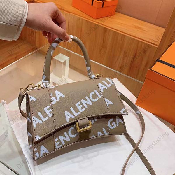 advanced textured letter hourglass bag designer handbags tote single-shoulder handheld straddle fashion women's leather handbag shoulde
advanced textured letter hourglass bag designer handbags tote single-shoulder handheld straddle fashion women's leather handbag shoulde