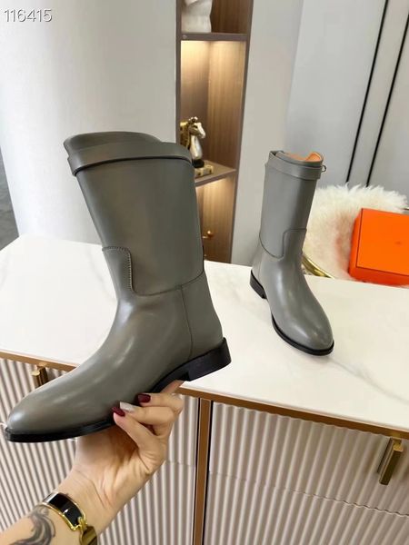 2024 designer boots luxury boot ladies knee high boots matte leather luxury brand boots white khaki size shoes 35-41, Black
2024 designer boots luxury boot ladies knee high boots matte leather luxury brand boots white khaki size shoes 35-41, Black