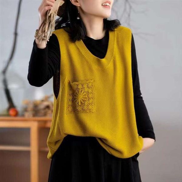 spring lace patch round neck knitted vest ladies folding pure color sleeveless top, Black;white
spring lace patch round neck knitted vest ladies folding pure color sleeveless top, Black;white