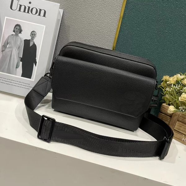 2023 latest fastline messenger bag m22611 m22482 crossbody bag can be carried on the shoulder cowhide designer crossbody high-end mobile pho
2023 latest fastline messenger bag m22611 m22482 crossbody bag can be carried on the shoulder cowhide designer crossbody high-end mobile pho