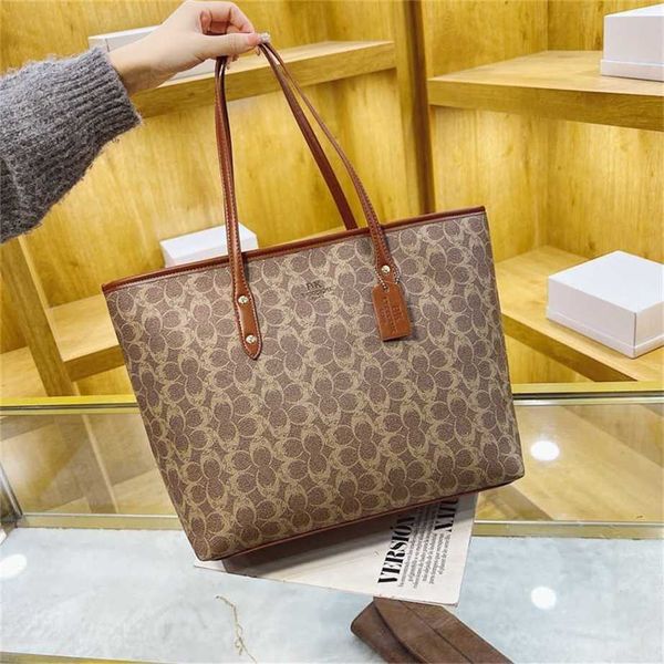women's new high capacity one shoulder handbag fashion versatile tote classic shopping bag trend 1pr
women's new high capacity one shoulder handbag fashion versatile tote classic shopping bag trend 1pr