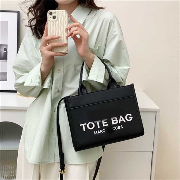 2023 new tote grass woven small handbag korean version trendy one shoulder crossbody bag 3pe
2023 new tote grass woven small handbag korean version trendy one shoulder crossbody bag 3pe