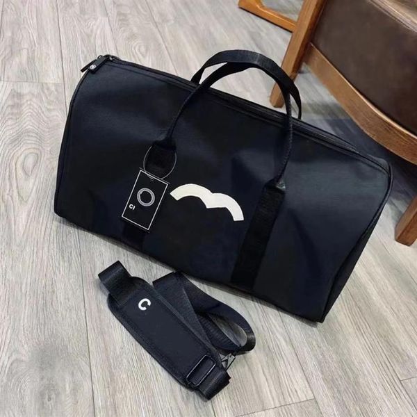 luxury fashion men women high-quality travel duffle bags brand designer luggage handbags large capacity sport bag223r
luxury fashion men women high-quality travel duffle bags brand designer luggage handbags large capacity sport bag223r