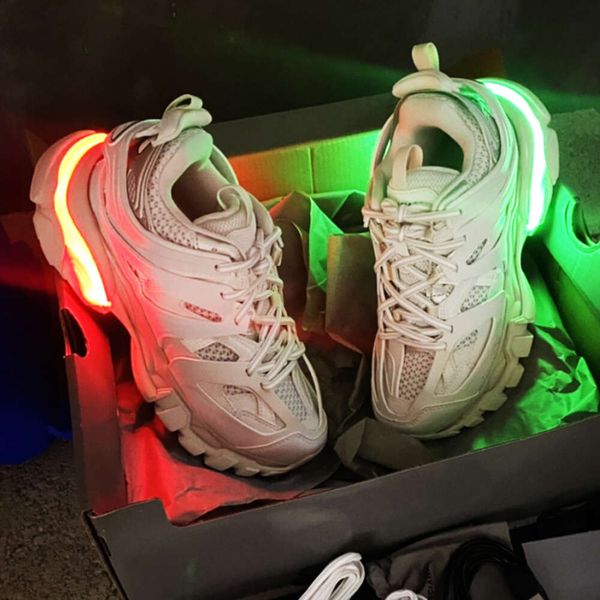 women men track led sneakers designer leather tracking 3.0 casual shoe platform shoe trainer nylon printed platform trainers shoes with box, Black
women men track led sneakers designer leather tracking 3.0 casual shoe platform shoe trainer nylon printed platform trainers shoes with box, Black