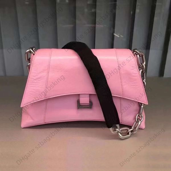 high-end brand shoulder bag designer handbag tote bag wallet dwont fashion thick chain hourglass bag women's new alphabet buckle crossb
high-end brand shoulder bag designer handbag tote bag wallet dwont fashion thick chain hourglass bag women's new alphabet buckle crossb