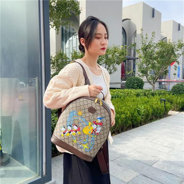 brand 22ss womens backpack fashion western style schoolbag students men shoulder bag284o
brand 22ss womens backpack fashion western style schoolbag students men shoulder bag284o
