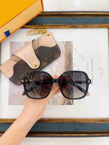 Fashion Designer Cool sunglasses New Box Sunglasses INS Star Network Red Street Shoot Same Plate
Fashion Designer Cool sunglasses New Box Sunglasses INS Star Network Red Street Shoot Same Plate