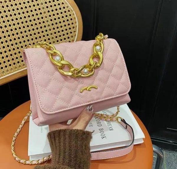 designer shoulder bag luxury tote bag crossbody bag designer thick chain handle exquisite and durable a strong sense of design classic and p
designer shoulder bag luxury tote bag crossbody bag designer thick chain handle exquisite and durable a strong sense of design classic and p