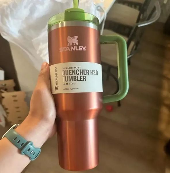 new design stanley quencher h2.0 logo tie dye 40oz mugs with handle insulated tumblers lid straw stainless steel coffee termos wisteria cup
new design stanley quencher h2.0 logo tie dye 40oz mugs with handle insulated tumblers lid straw stainless steel coffee termos wisteria cup