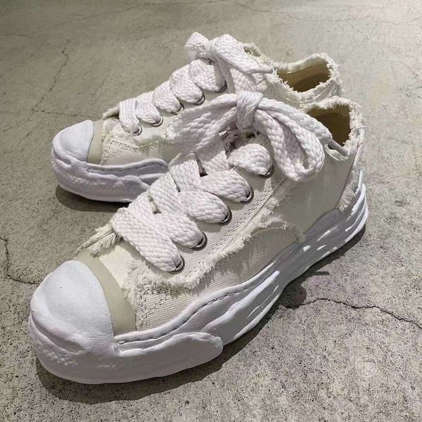 maison mihara yasuhiro mmy shoes dissolve shoes men casual canvas shoes women's sneakers vintage lace-up white solid men's sneaker
maison mihara yasuhiro mmy shoes dissolve shoes men casual canvas shoes women's sneakers vintage lace-up white solid men's sneaker