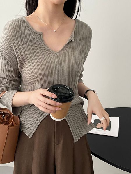 inner wear just needed design sense v-neck slit hemline at hem knitwear womens all-match bottoming shirt yl1126, White
inner wear just needed design sense v-neck slit hemline at hem knitwear womens all-match bottoming shirt yl1126, White