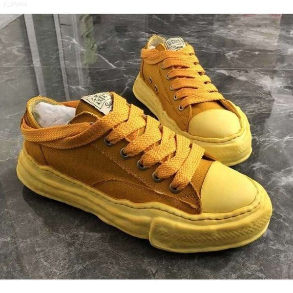 maison mihara yasuhiro mmy shoes dissolved shoes heel strap wash men's and women's thick elevated casual shoes
maison mihara yasuhiro mmy shoes dissolved shoes heel strap wash men's and women's thick elevated casual shoes
