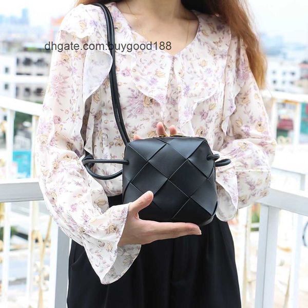 vneta jodie mini teen abottegas intrecciato designer tote lingge leather crossbody bag cowhide small bag woven box bag one shoulder small sq
vneta jodie mini teen abottegas intrecciato designer tote lingge leather crossbody bag cowhide small bag woven box bag one shoulder small sq