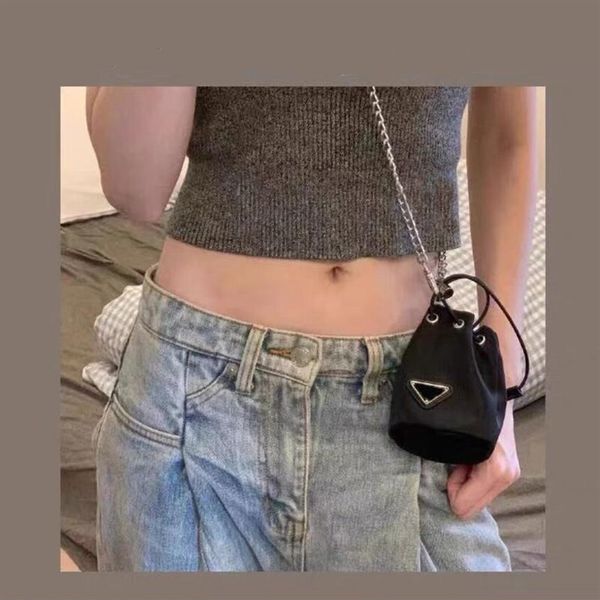 luxurys drawstring mini bucket bags italy designers ladies crossbody women shoulder silver chain elastic buckle coin purses cute g301z
luxurys drawstring mini bucket bags italy designers ladies crossbody women shoulder silver chain elastic buckle coin purses cute g301z
