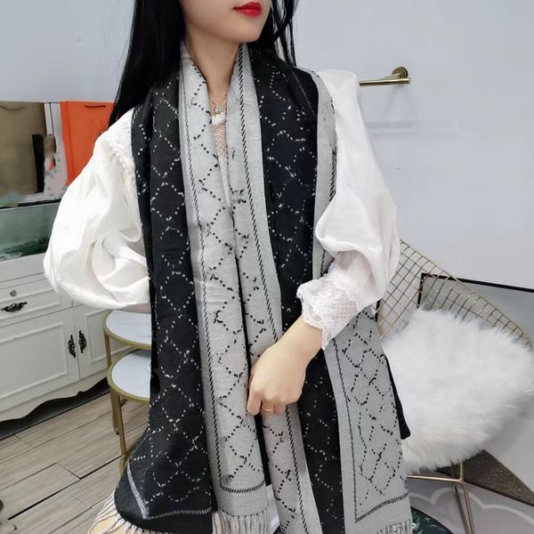 Scarf Echarpe designers Fashion scarf Winter Cashmere Wool Scarf for Men Women High End Designer Oversized Classic Check Ophidiaes Shawls and Scarves
Scarf Echarpe designers Fashion scarf Winter Cashmere Wool Scarf for Men Women High End Designer Oversized Classic Check Ophidiaes Shawls and Scarves