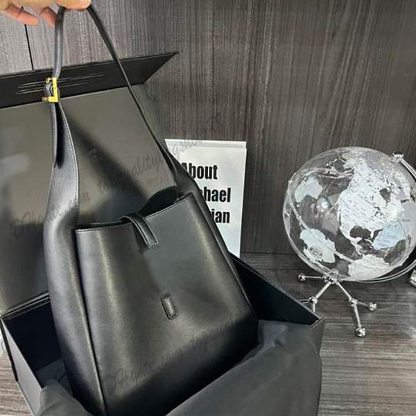 le 5 a 7 supple in smooth leather shoulder bag women handbag luxury designer hobo bag
le 5 a 7 supple in smooth leather shoulder bag women handbag luxury designer hobo bag