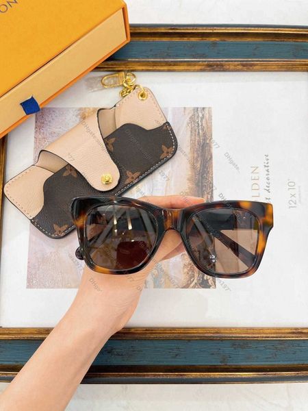 Fashion Designer Cool sunglasses 23 New Personalized Lenses Sunglasses Ins Network Red Same Style Box Female 7A0N
Fashion Designer Cool sunglasses 23 New Personalized Lenses Sunglasses Ins Network Red Same Style Box Female 7A0N