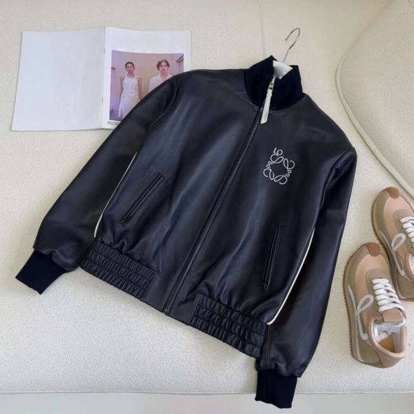 Leather Pu Cardigan Coat Loe Deigner Men Varity Jacket Overize Black Weathirt Hip-hop Baeball Uniform Women Caual
Leather Pu Cardigan Coat Loe Deigner Men Varity Jacket Overize Black Weathirt Hip-hop Baeball Uniform Women Caual