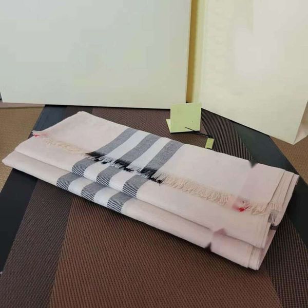 Scarf Echarpe Hijab Scarf Designer Cashmere High-end Soft Thick Classic Plaid Printed Men's and Women's F Wo
Scarf Echarpe Hijab Scarf Designer Cashmere High-end Soft Thick Classic Plaid Printed Men's and Women's F Wo