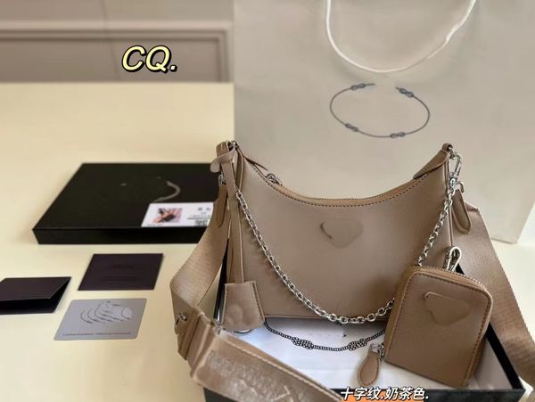 2023 new product three-in-one armpit bag wide shoulder strap chain casual handbag women's shoulder bag fashion crossbody bag luxury square mobile phone bag multicolor
2023 new product three-in-one armpit bag wide shoulder strap chain casual handbag women's shoulder bag fashion crossbody bag luxury square mobile phone bag multicolor