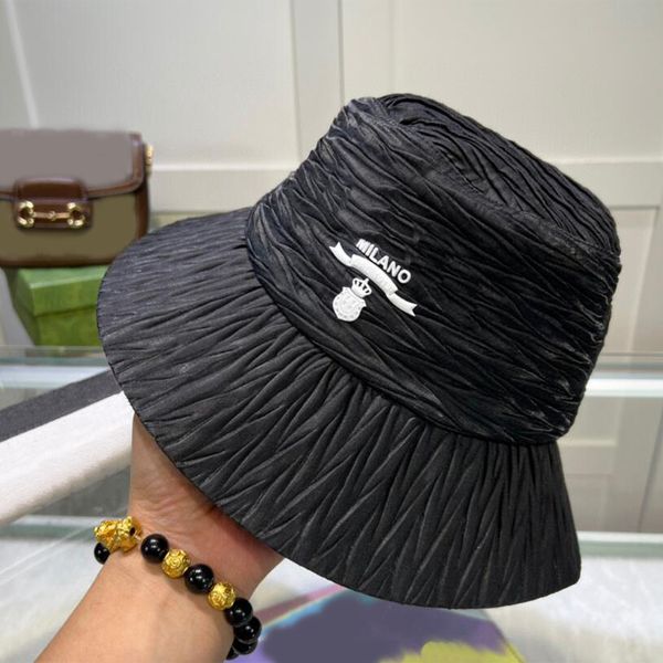 Designer Mens Womens Bucket Hat Casquette Pleated Wide Brim Hats Sun Prevent Bonnet Beanie Baseball Cap Snapbacks Outdoor Fishing Dress Beanies, Beige
Designer Mens Womens Bucket Hat Casquette Pleated Wide Brim Hats Sun Prevent Bonnet Beanie Baseball Cap Snapbacks Outdoor Fishing Dress Beanies, Beige
