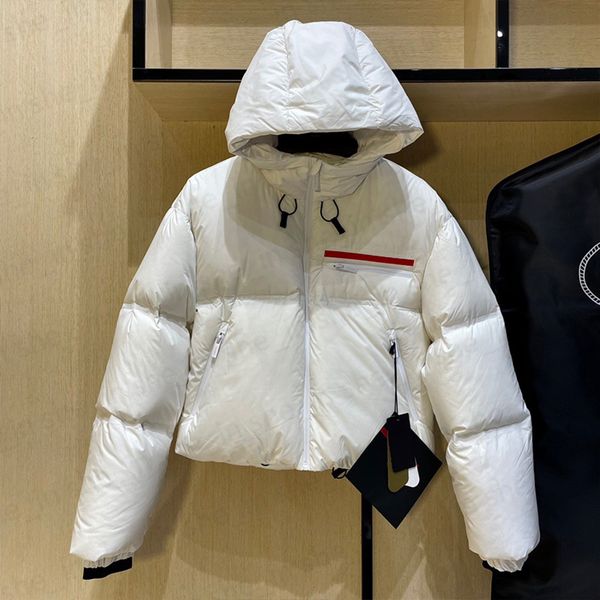 Womens Puffer Coat Winter Fashion Down Jackets Designer Woman Long Parkas Coats Classic Letters Striped Hooded Puff Jacket Outerwear High Quality 23FW, S7 men style
Womens Puffer Coat Winter Fashion Down Jackets Designer Woman Long Parkas Coats Classic Letters Striped Hooded Puff Jacket Outerwear High Quality 23FW, S7 men style