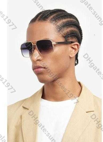 Fashion Designer Cool sunglasses New metal polarized personalized trend one-piece leopard head Sunglasses driving and riding
Fashion Designer Cool sunglasses New metal polarized personalized trend one-piece leopard head Sunglasses driving and riding