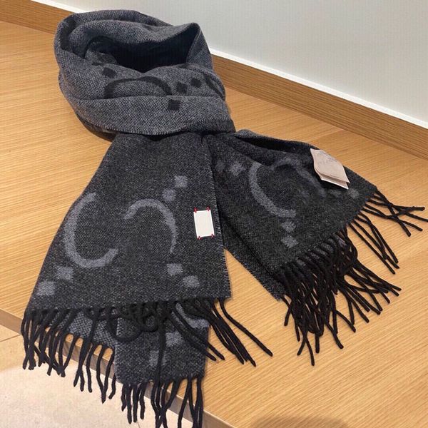 Designer Women Cashmere Scarves Full Letter Printed Scarf Soft Touch Warm Wraps with Tags Autumn Winter Long Shawls 10 Colors Are C7KZ
Designer Women Cashmere Scarves Full Letter Printed Scarf Soft Touch Warm Wraps with Tags Autumn Winter Long Shawls 10 Colors Are C7KZ