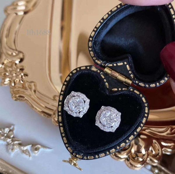 Pushi Fashion Minimalist Delicate Love Heart Hoop Jewelry Earrings Gold Diamond Stud Earrings For Women
Pushi Fashion Minimalist Delicate Love Heart Hoop Jewelry Earrings Gold Diamond Stud Earrings For Women