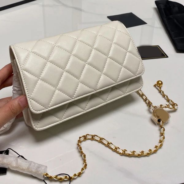 9A Luxurys Designers Shoulder Bags Women Handbags Fashion C quality Top classic chain Flap bag Cross Body handbag Totes Wallet ladies Purses Clutch Purse, No bags
9A Luxurys Designers Shoulder Bags Women Handbags Fashion C quality Top classic chain Flap bag Cross Body handbag Totes Wallet ladies Purses Clutch Purse, No bags