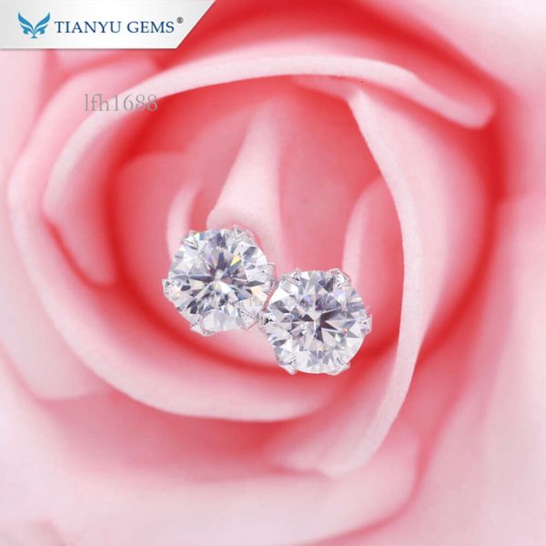 Tianyu Gems Custom 1Ct Round H&A Cut D Color Moissanite Stud Earrings For Girls
Tianyu Gems Custom 1Ct Round H&A Cut D Color Moissanite Stud Earrings For Girls