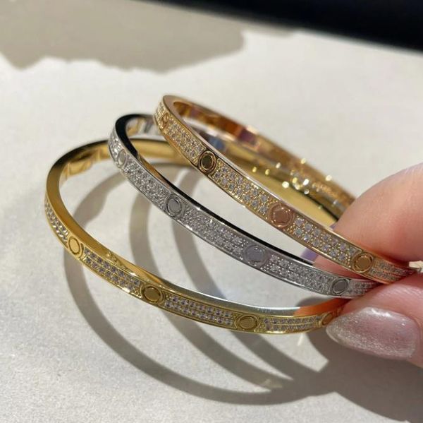 Brand Bracelet Ladies Titanium Bangle Classic Lover Bracelets for Men Womens Two Row Diamond Jewelry High Quality Birthday Presents Christmas Gift
Brand Bracelet Ladies Titanium Bangle Classic Lover Bracelets for Men Womens Two Row Diamond Jewelry High Quality Birthday Presents Christmas Gift