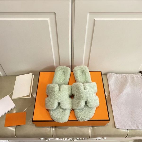 24ss women's Sandal in shearling with iconic cut-out.For a daring yet comfortable style Size 35-42 Classic ladies designer slippers, #17
24ss women's Sandal in shearling with iconic cut-out.For a daring yet comfortable style Size 35-42 Classic ladies designer slippers, #17