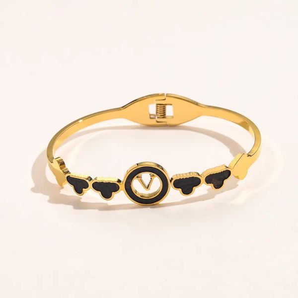 Designer Bracelet Heart Bangle Luxury Bracelets Designer For Women Gift Stainless Steel 18K Gold Plated Designer Bangle Jewelry
Designer Bracelet Heart Bangle Luxury Bracelets Designer For Women Gift Stainless Steel 18K Gold Plated Designer Bangle Jewelry