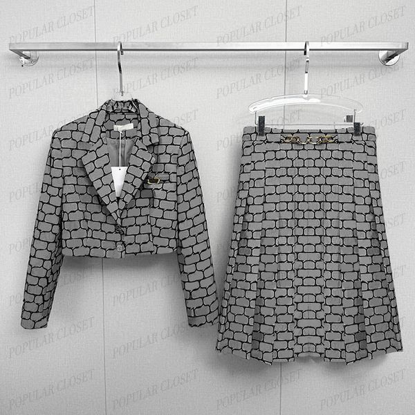 Womens Designer Dress Skirt Set Classic Ladies Short Suit Pleated Skirt Autumn Winter Dress Jacket Luxury Clothes with Whole Letter, Gray
Womens Designer Dress Skirt Set Classic Ladies Short Suit Pleated Skirt Autumn Winter Dress Jacket Luxury Clothes with Whole Letter, Gray